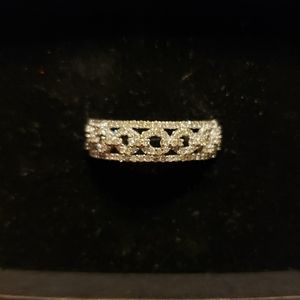 Gordon's diamond fashion ring